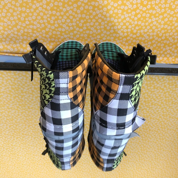 Limited edition Vans Old Skool Hi-top - Picture 3 of 4